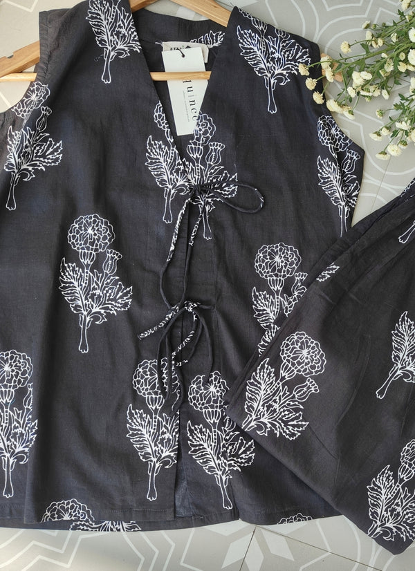 Rose Noir Black Vest