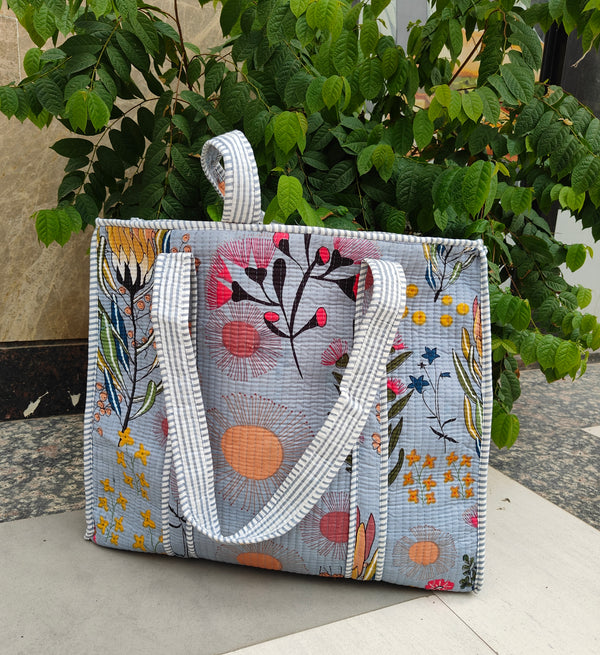 Misty Grey Meadows Tote(With Zipper)