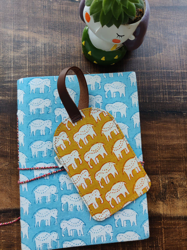 Feeling elephantastic luggage tag