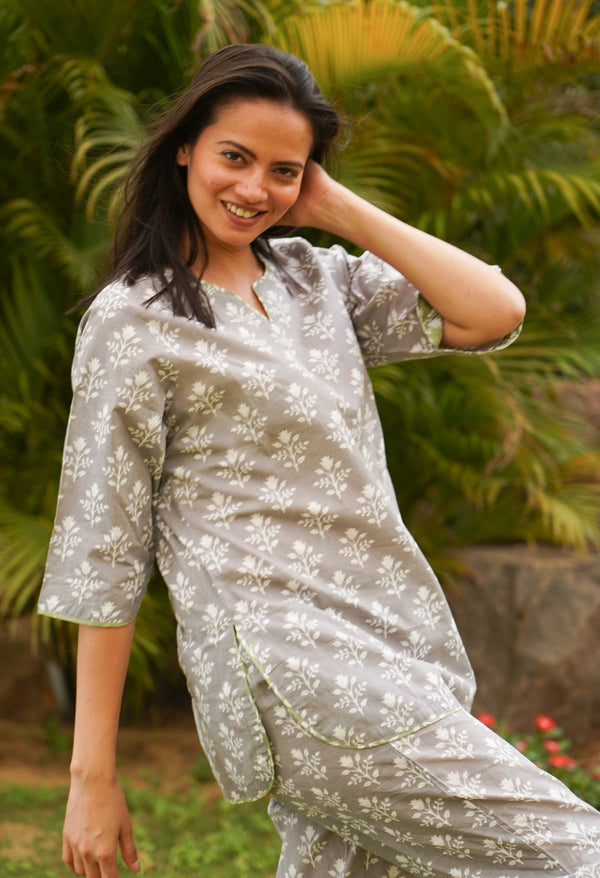 Tulip Tales Cloud Gray (Pj set with face mask)